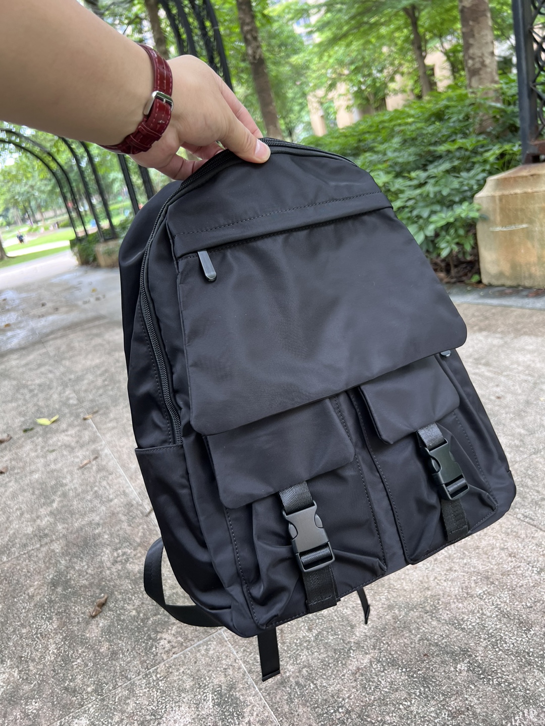 大牌同款降落伞布商务休闲双肩背包-阿里巴巴