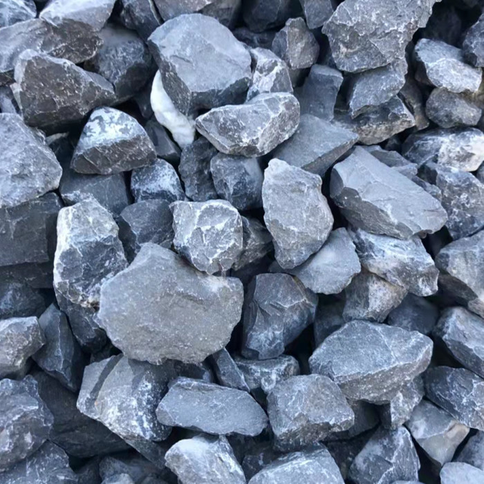 黑色碎石砾石市政工程铺路石子玄武岩石子水磨石枯山水造景用石批