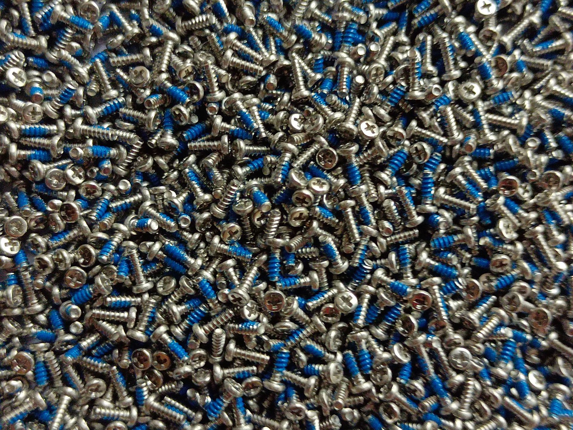 厂家供应耐落自攻螺丝