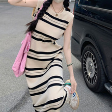 韩版条纹无袖连衣裙女夏季新款收腰显瘦气质外穿高档中长款背心裙