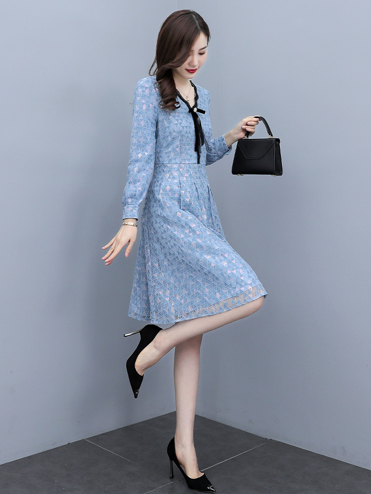 v领连衣裙女2021年新款春秋装气质名媛小个子时尚早秋长袖裙子潮