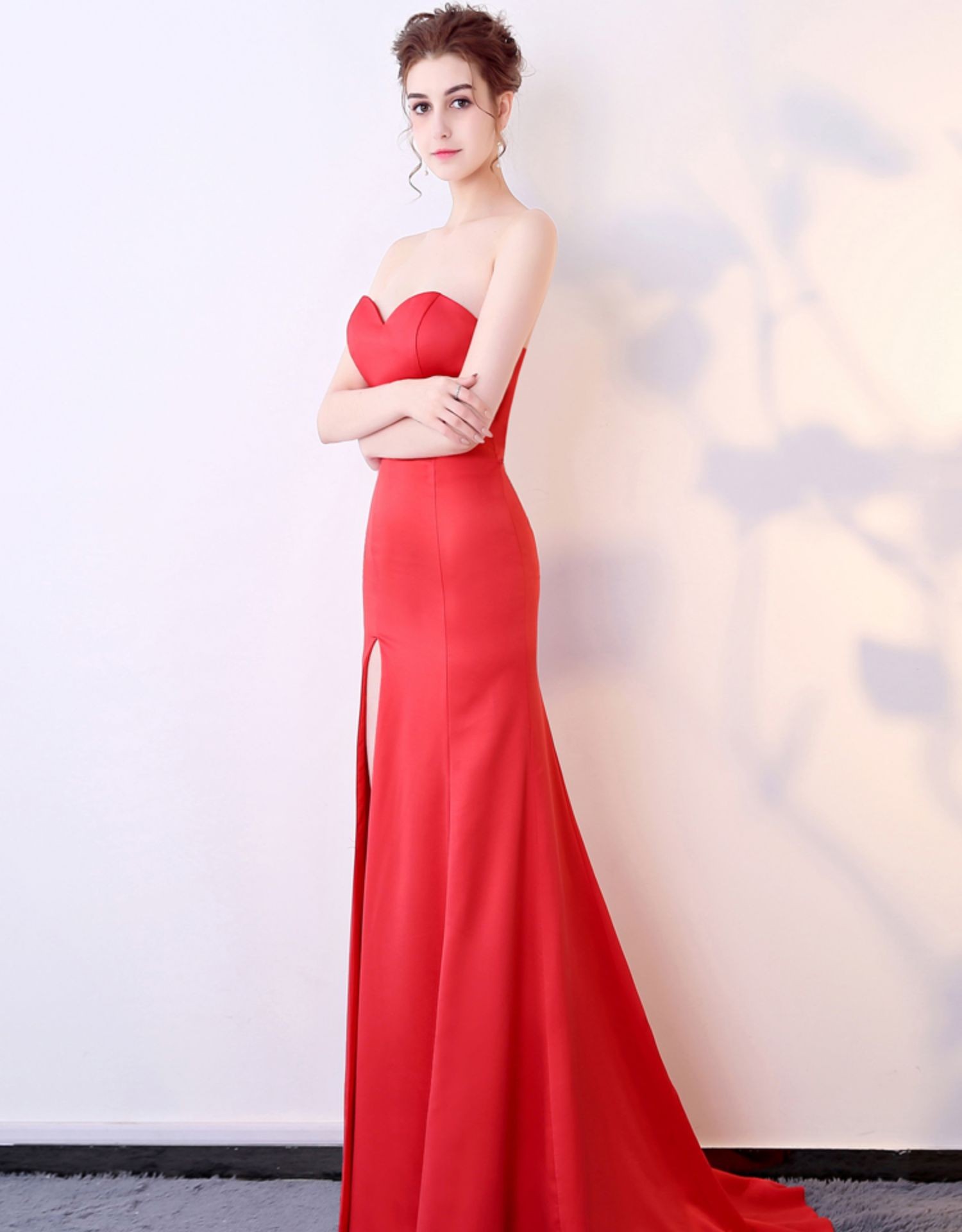 礼服裙女秋季宴会气质高端抹胸红色晚礼服鱼尾开叉高级感性感长裙