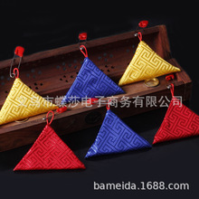 刺绣手工diy挂件香包自缝材料包锦缎袋三角形香囊空红色袋子