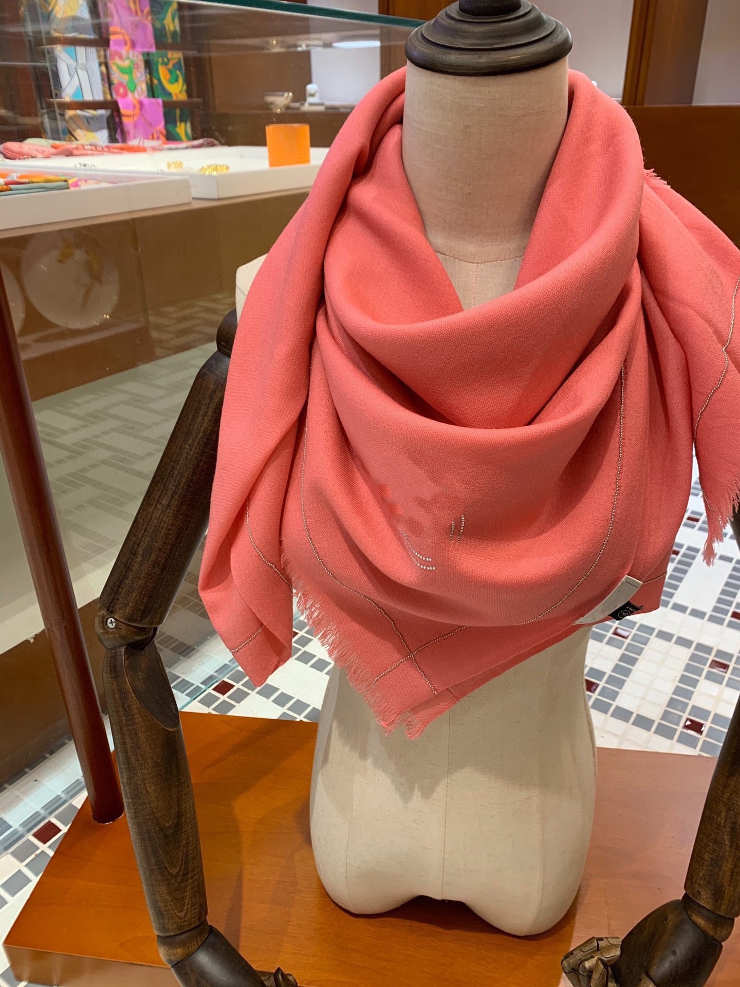 羊绒丝绒大方巾围巾披肩真丝提花大方巾丝巾女春秋时尚墨绿色印花绿萝