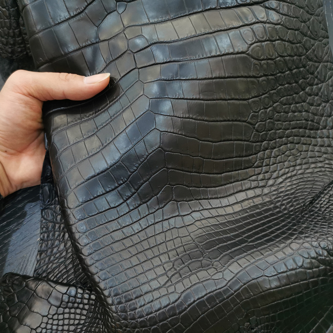 aresgator国产混种暹罗哑光鳄鱼皮泰国原胚国内染色自然光黑色皮