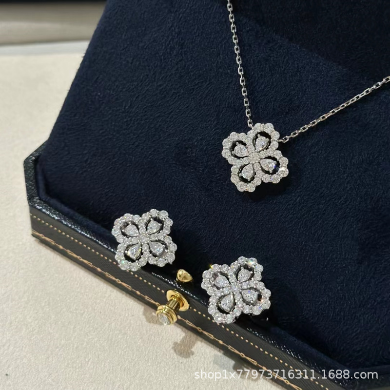 Clover Hw Necklace Women's High-End 925 Silver Plating 18K Platinum Light Luxury Loop over Rhinestone Flower Clavicle Chain Hot Selling Product