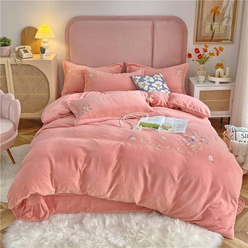 New Light Oxygen Velvet Class A Milk Cotton Velvet Thickened Milk Fiber Flannel Crystal Velvet Embroidered Warm Four-Piece Set