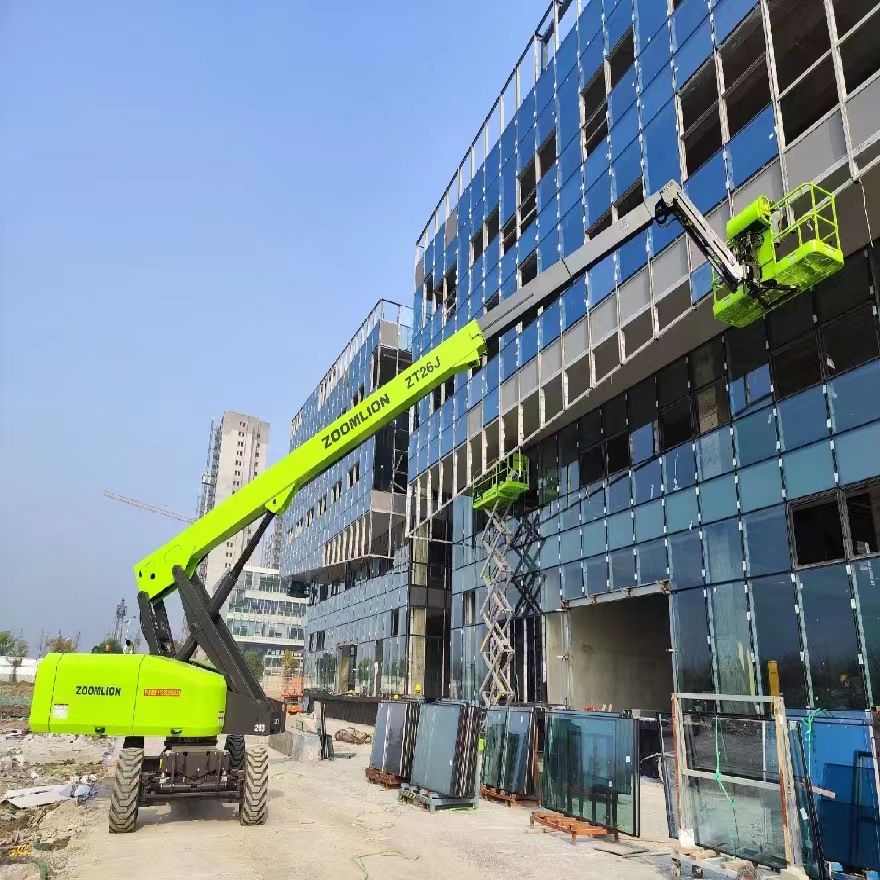 上海青浦高空作业车租赁曲臂车出租施工现场