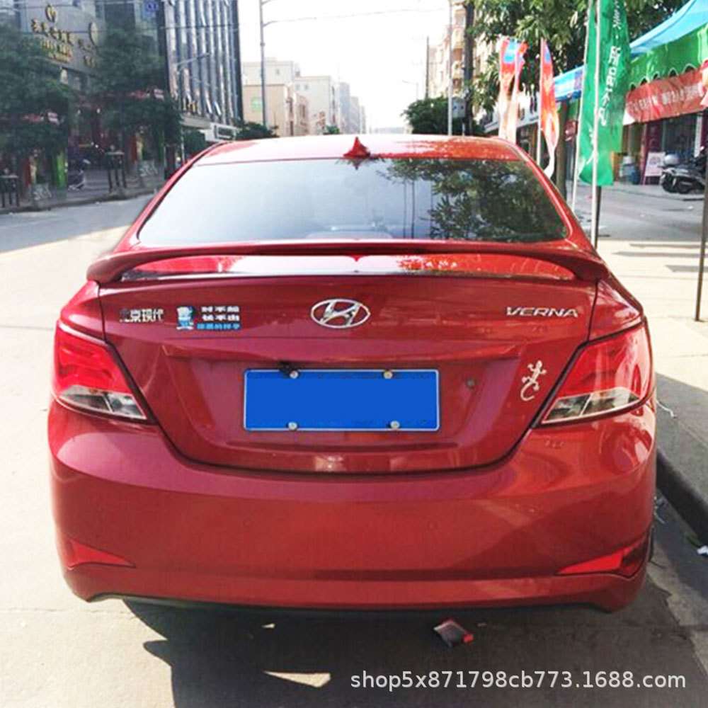 现代瑞纳改装尾翼