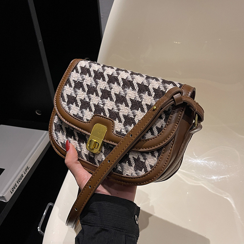 High Sense Small Bag Women's Bag 2022 New Fashion Autumn and Winter Cross-Body Bag Special-Interest Design Popular Plaid Saddle Bag