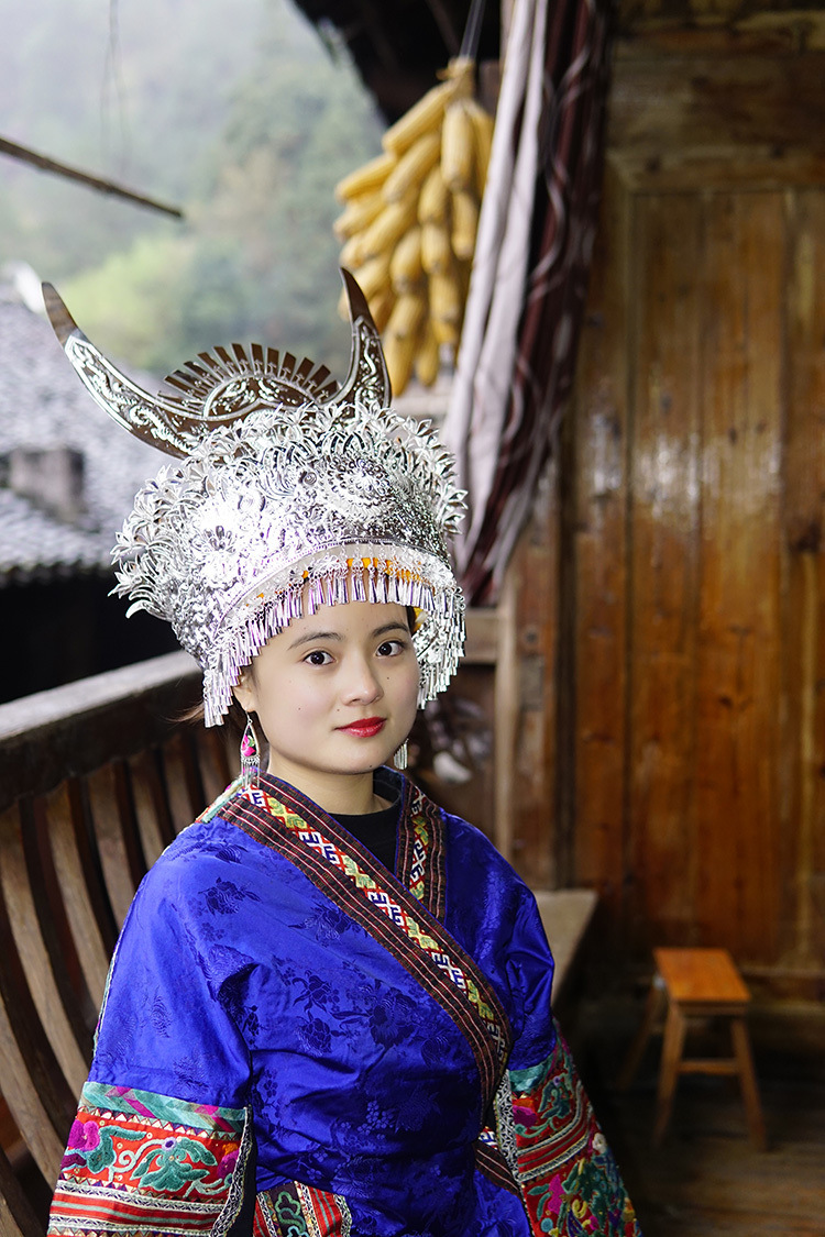 苗银头饰贵州苗族银饰帽子项圈牛角凤凰演出服装银饰帽子项圈直销
