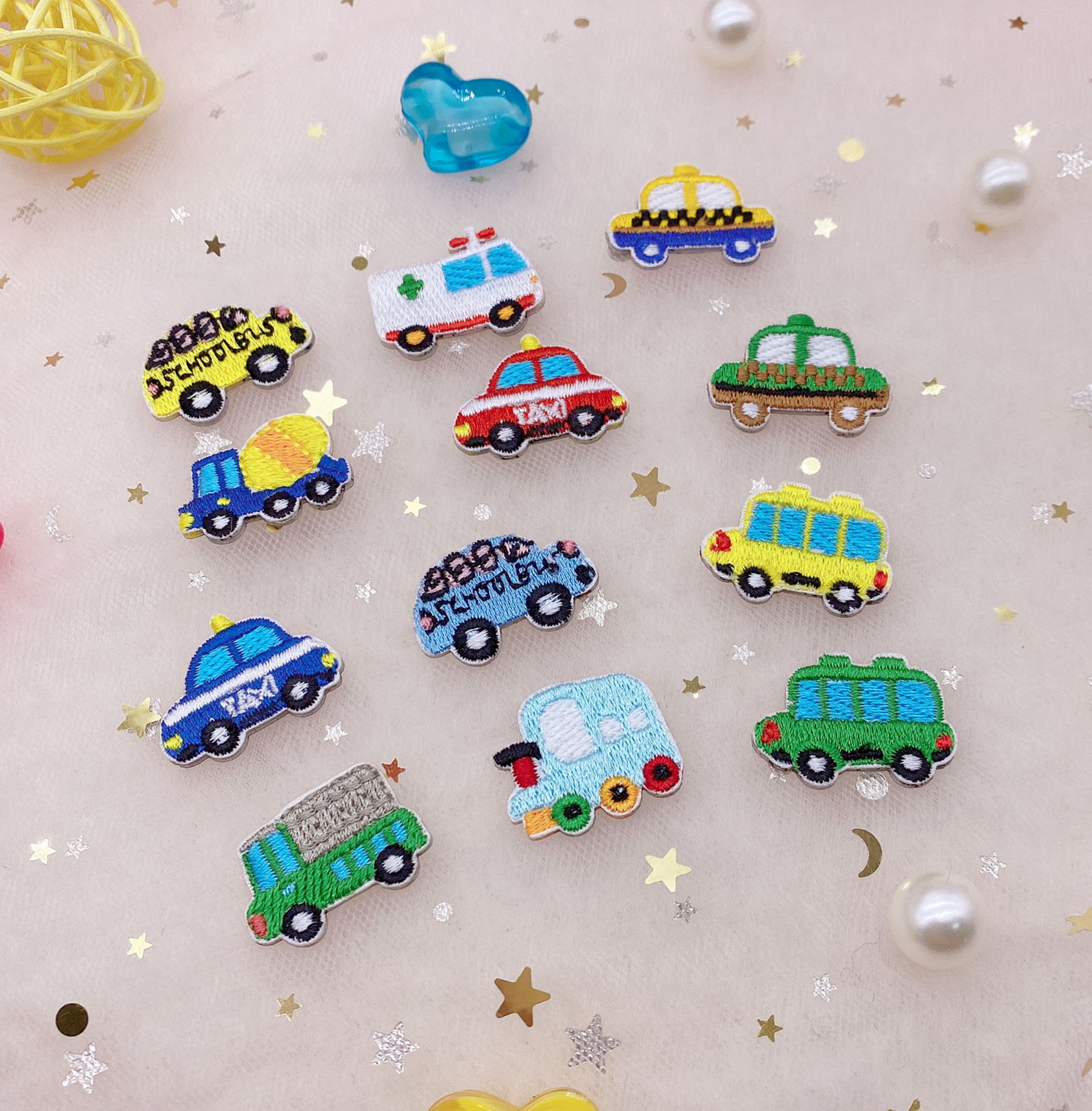 新款迷你小汽车刺绣布贴包包冰箱装饰贴花衣服diy补丁自粘现货