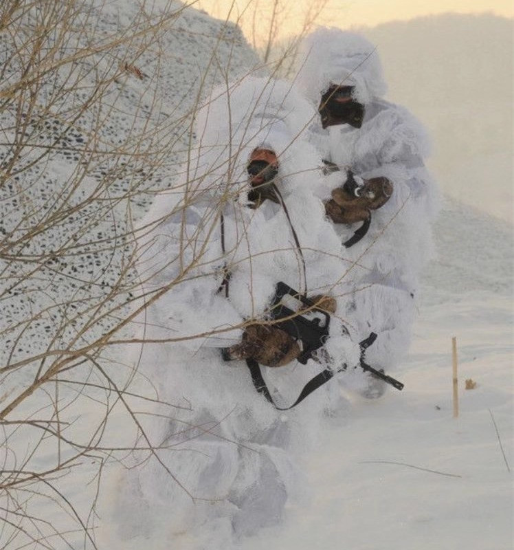 雪地毛丝伪装服吉利服白色伪装衣