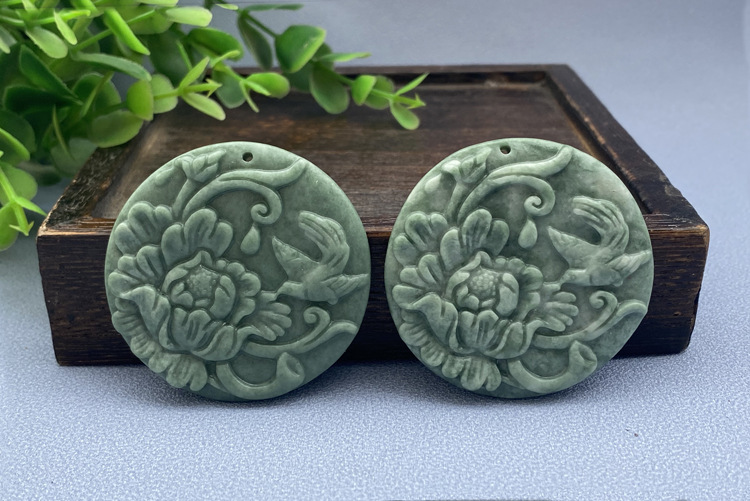 贵州翠花牌挂件绿色吊坠10元模式摆地摊货源批发展会会销玉石礼品