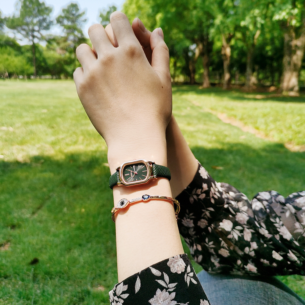 抖音热销网红ins风韩版皮带女手表批发 潮流简约复古女表小绿表