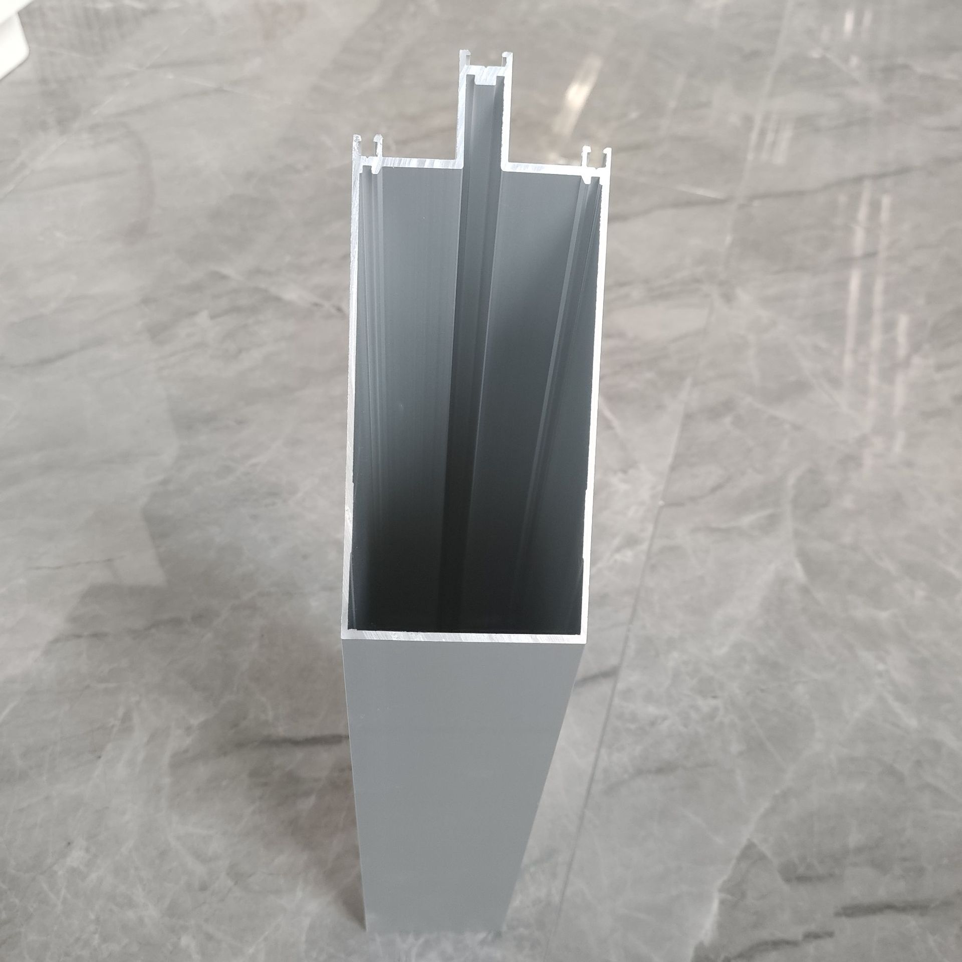 厂家供应铝合金门窗铝型材 拉手型材 铝合金门窗立柱配件