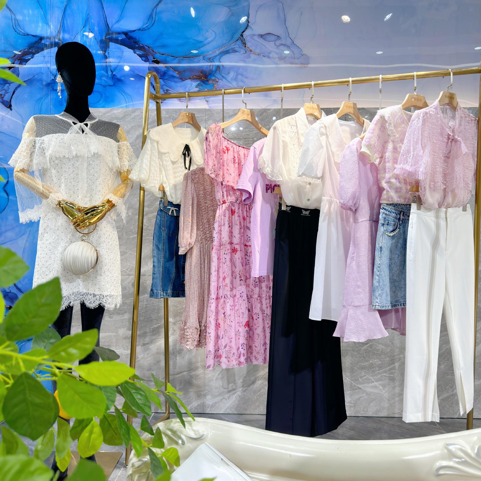 可可尼专柜撤柜折扣女装货源直播实体拿货走份库存服装厂家批货