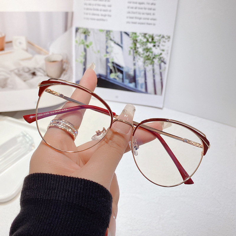 A Wire Fence Red Women's Eyebrow Myopia Glasses Can Be Equipped with Degrees Large Frame Glasses Face without Makeup Gadget Plain Glasses