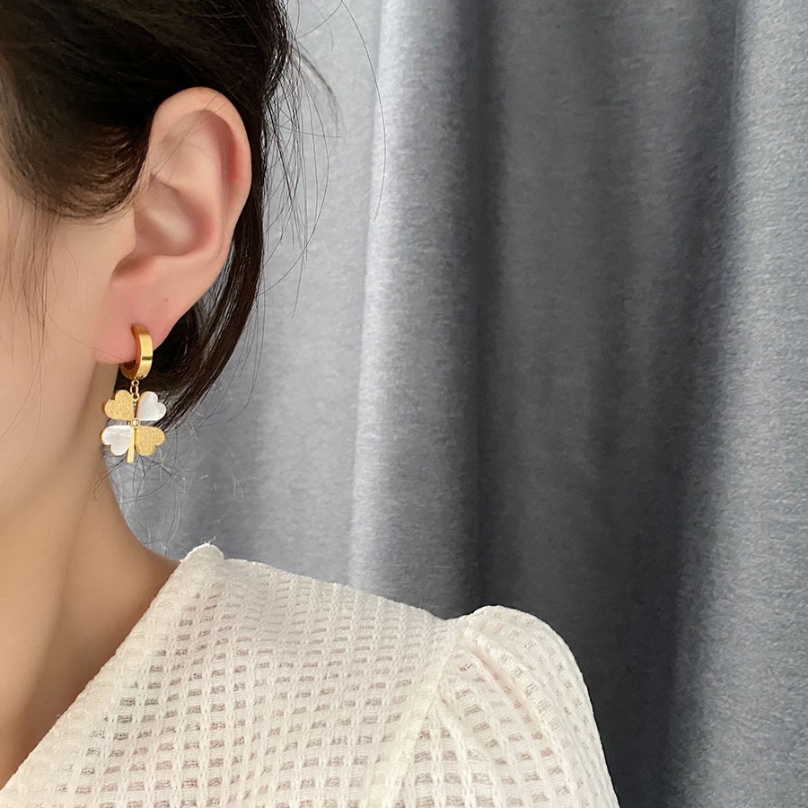 Light Luxury Unique Lucky Four-Leaf Clover Earrings Cold Style Women's 2023 New Trendy Niche Design High-Grade Earrings