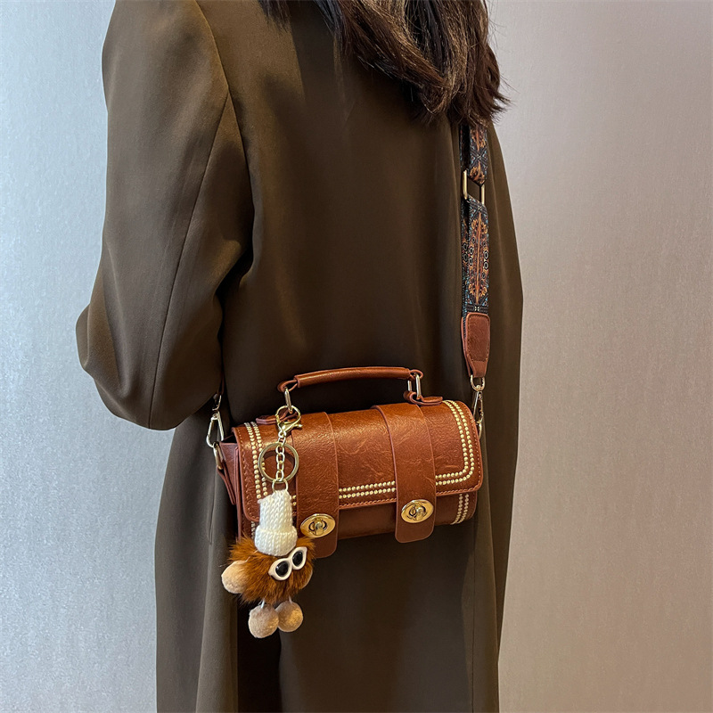 Special-Interest Design Retro Small Bags Women's Autumn and Winter 2022 New Trendy Versatile Handbag Fashion round Bag Messenger Bag