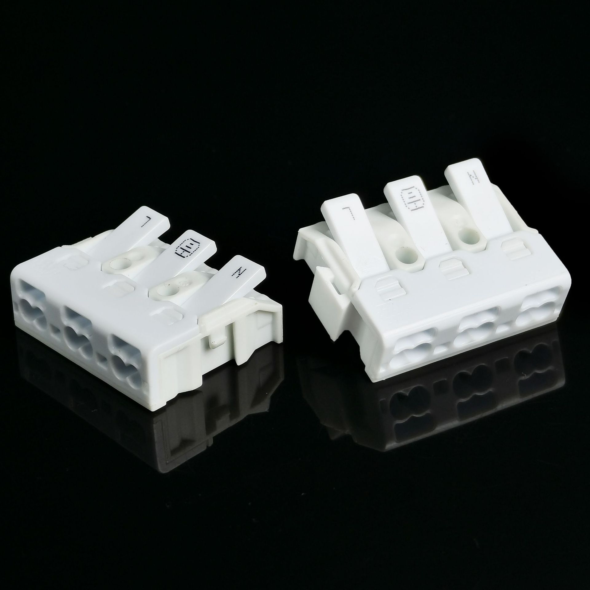 p02m3无螺纹连接器超薄按压端子美规三位可拼接快速接线端子