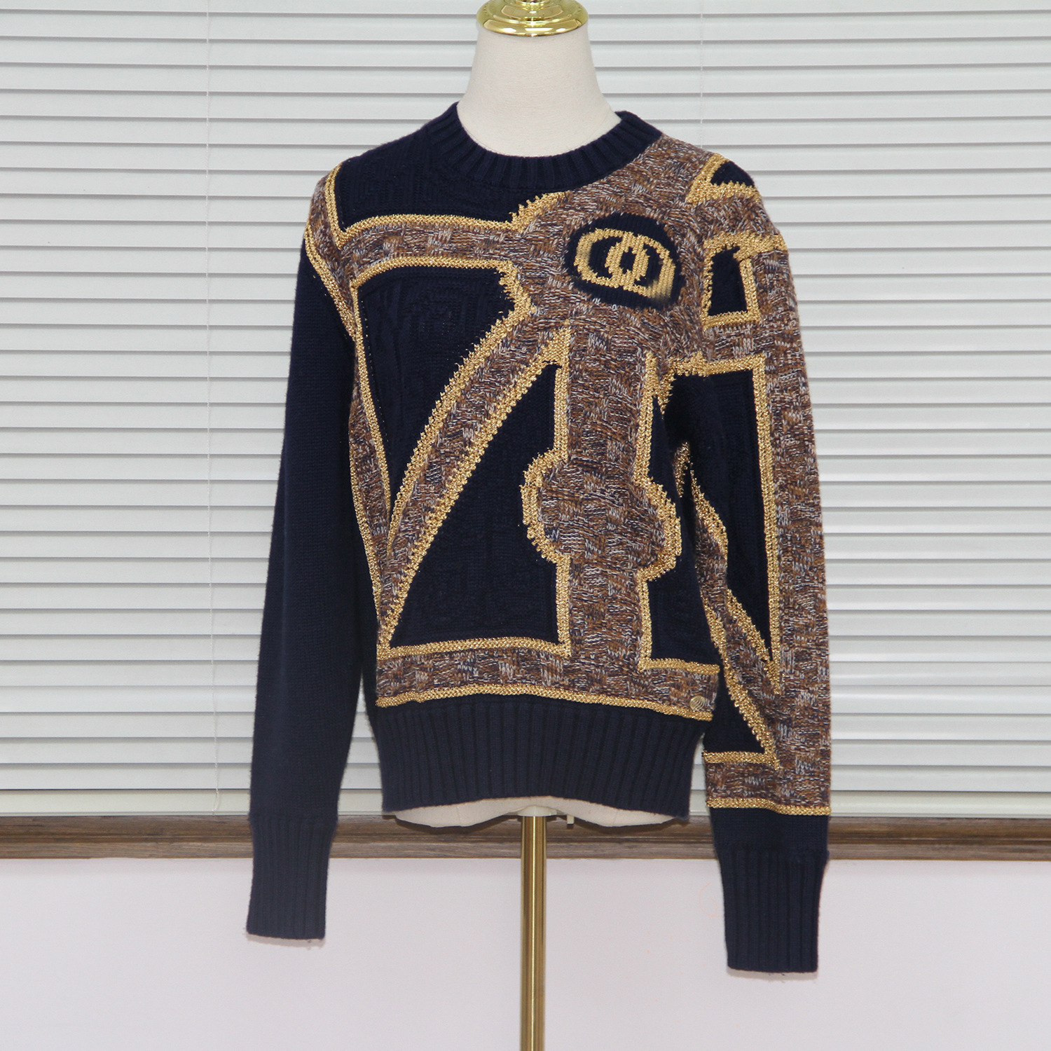 2021秋冬新款宽松套头圆领长袖上衣蓝金撞色金丝双字母针织毛衣女