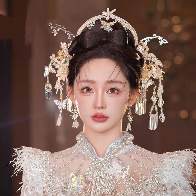 秀禾头饰新娘大气2024新款金色花朵简单高级感结婚中式龙凤褂发饰