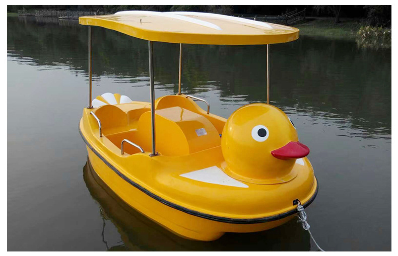 佛山户外水上游艺4人大黄鸭脚踏船景区公园休闲家庭式小型休闲船