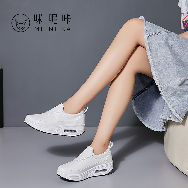 跨境咪呢咔厚底摇摇鞋女皮面懒人休闲纯色旅游妈妈鞋厂家批发2063