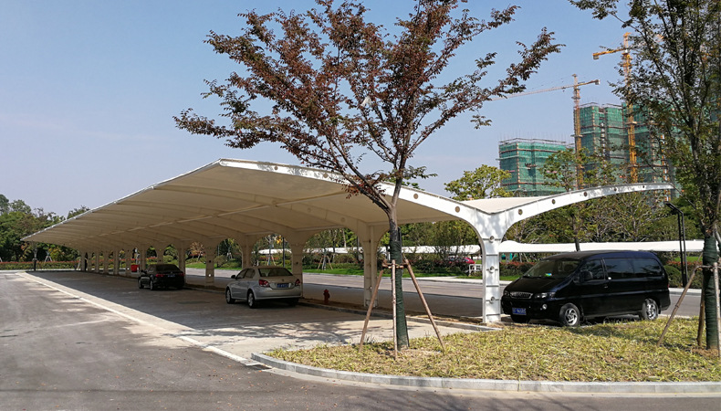 定制轻钢膜结构车蓬 景区园林斜拉杆汽车停车棚 宜兴小区停车雨篷
