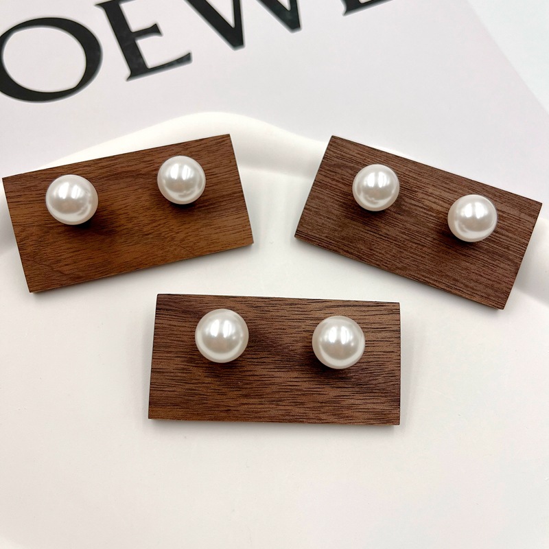 Procurement Service of Korean Products Fever Same Style Large Pearl Earrings Women's High-Grade Light Luxury Perfect Circle Vintage Earrings Design