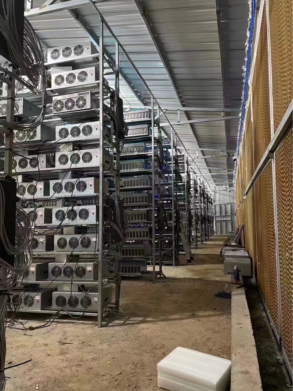 全新二手矿机以太坊588显卡 服务器一体机带电源 现货