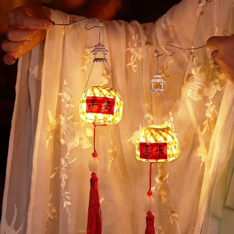 新年灯笼复古风竹编小灯笼玩具手提发光中秋灯笼摆摊古风竹编灯笼