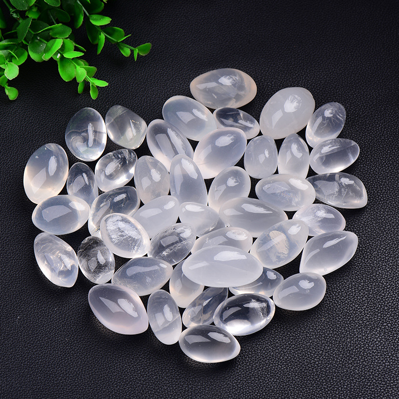 天然乳白水晶滚石把玩白水晶烟雾随形碎石原石打磨家居装饰工艺品