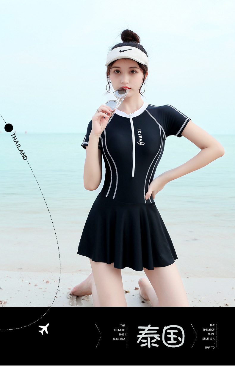 佑游泳衣女夏2021新款保守运动遮肚显瘦ins风泡温泉时尚连体泳装