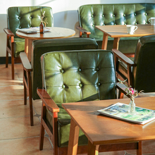 咖啡餐厅美式复古实木双人卡座皮沙发洽谈酒吧奶茶店桌椅组合商用