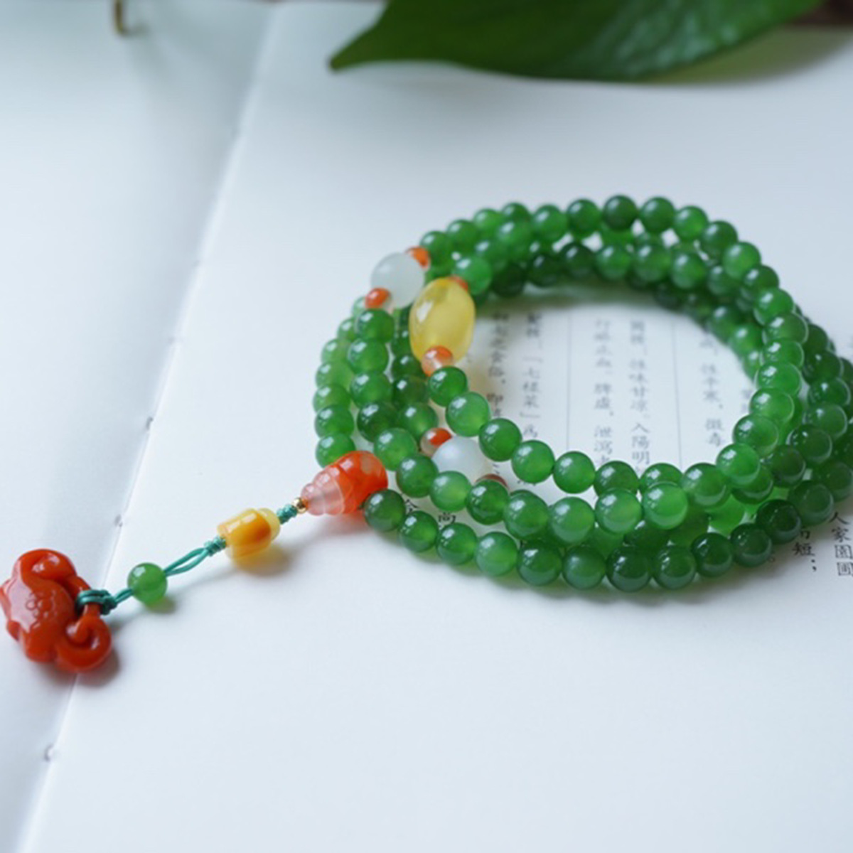 天然老坑俄料碧玉手链6mm珠水润细腻超艳菠菜绿多圈手串-阿里巴巴