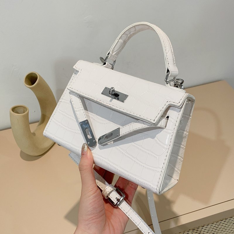 广州女包凯蒂克里真皮酒神包2021新款复古流行高级感单肩斜挎包-询价