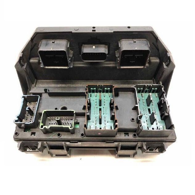 适用于牧马人16款的保险丝盒总成68273365aa-阿里巴巴