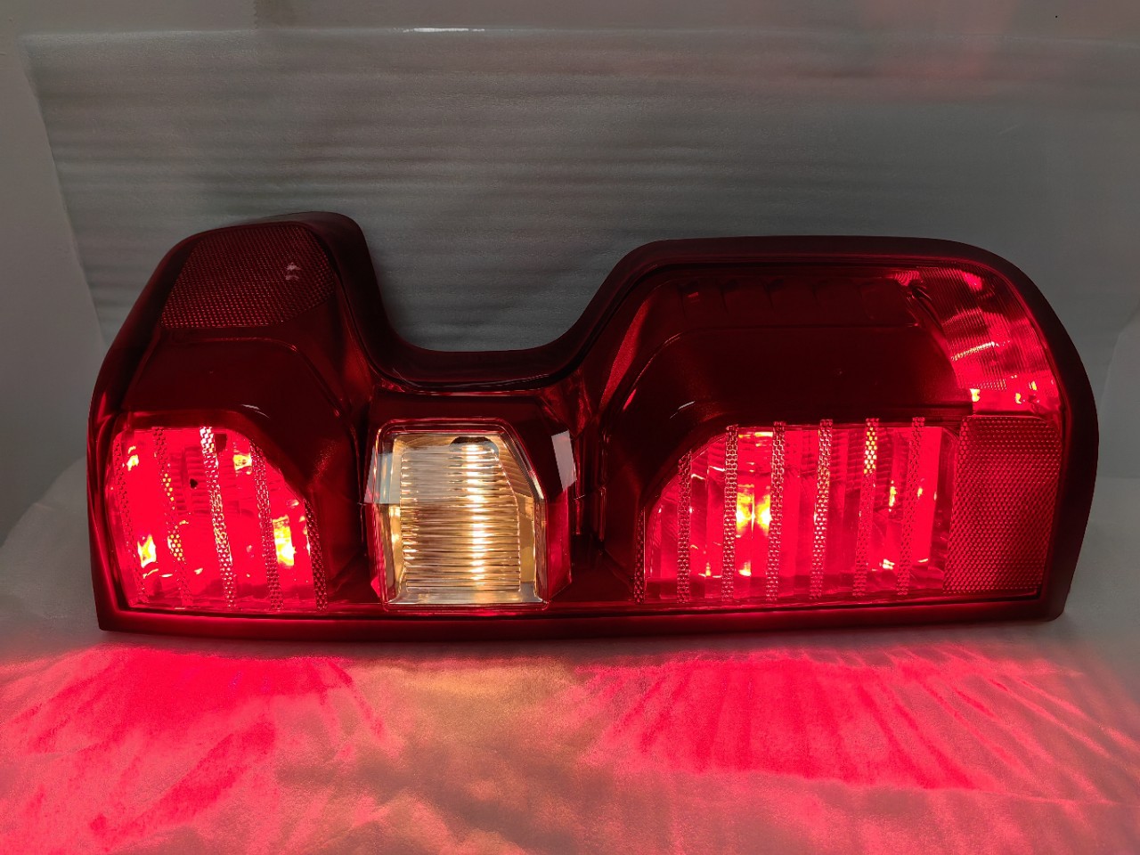 适用于 雪佛兰尾灯19-21年 索罗德尾灯 卤素尾灯silverado尾灯