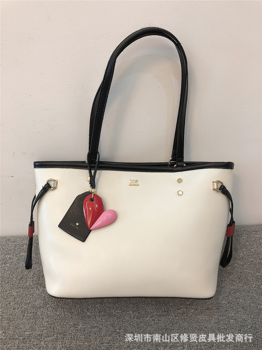 lyn  新款大容量菜篮子包 桃心吊饰子母包单肩女包包