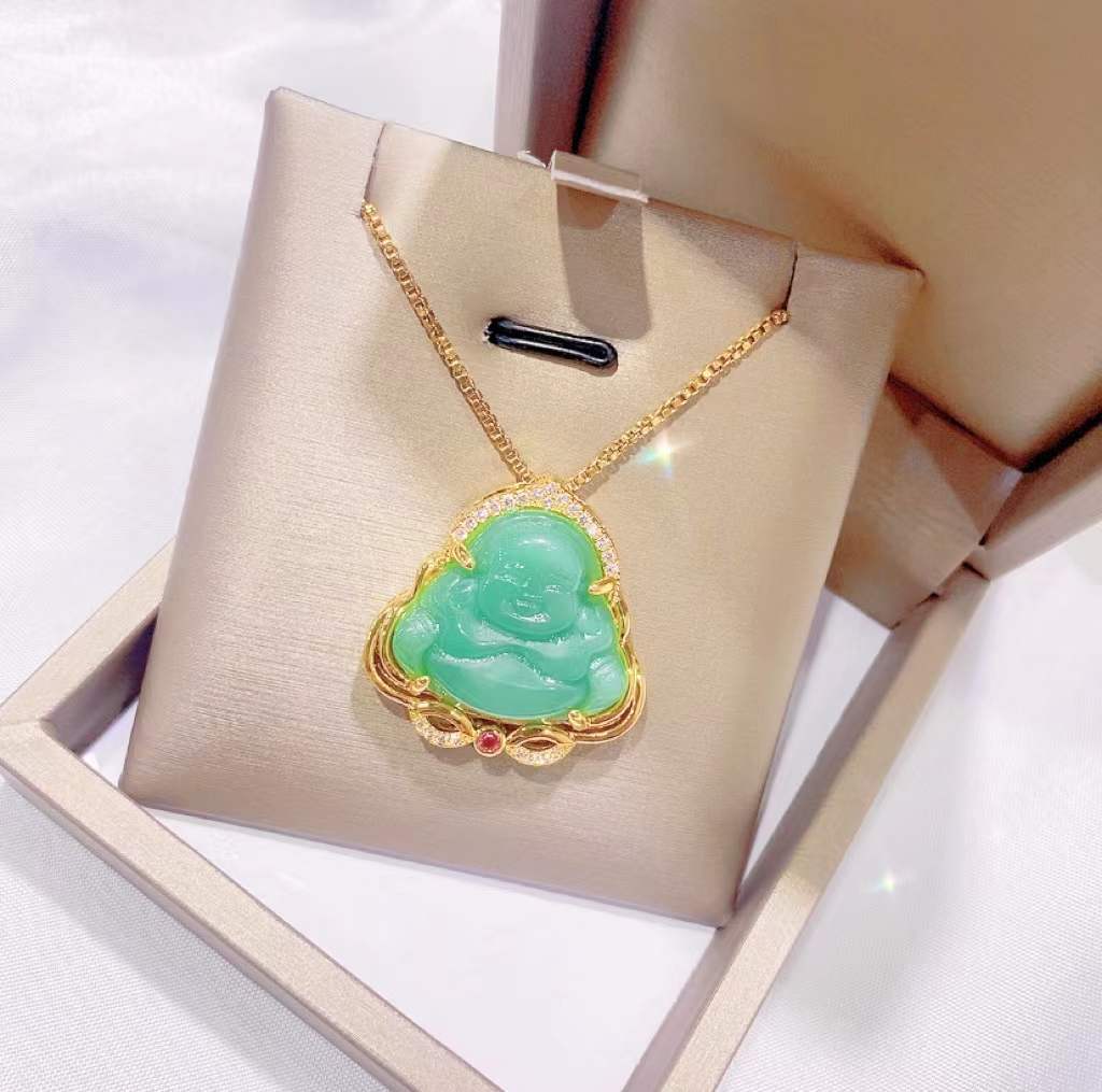 新款金镶仿玉髓弥勒佛公吊坠项链女18k金色大肚绿佛锁骨链饰品潮