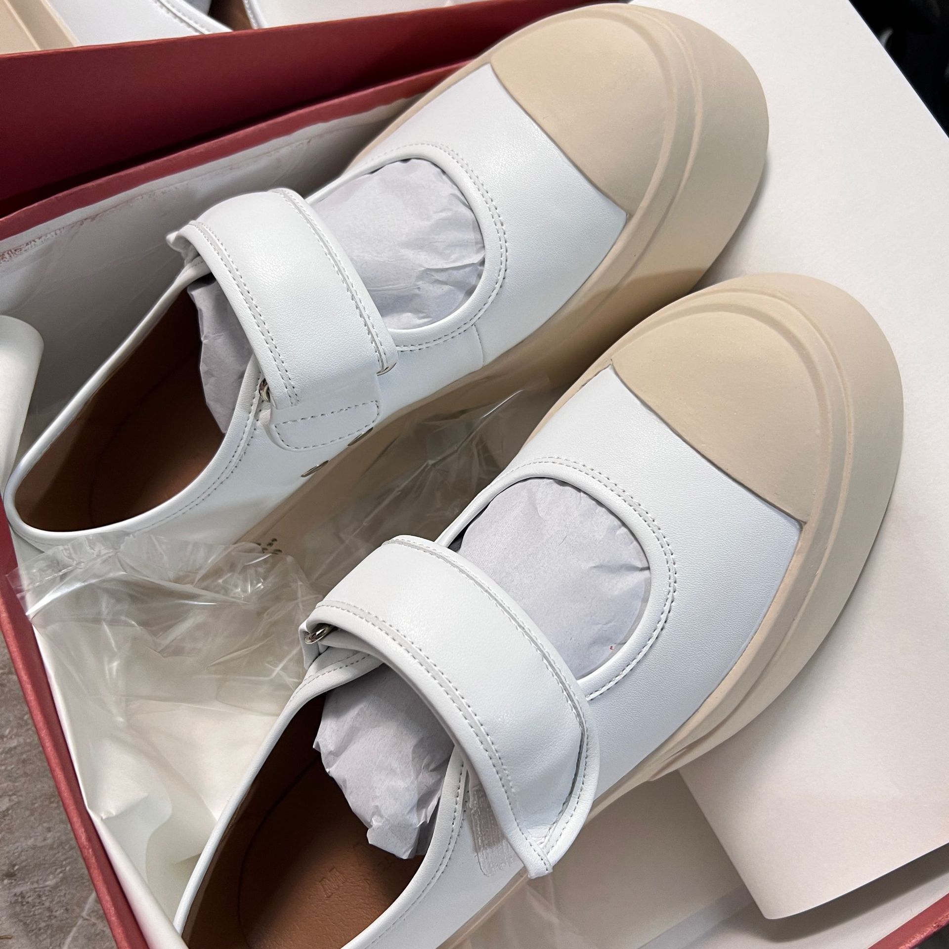 2023 New White Shoes Big Head with Flat Magic Stick Platform Shoes Mary Jane Retro Canvas Shoes Female Fashion