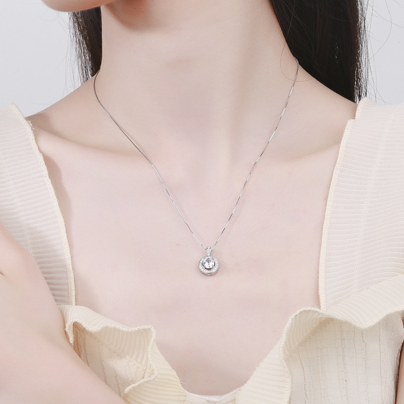 Live Supply Popular 2 Karat Imitation Diamond Necklace Female Eight Hearts and Eight Arrows round Bag Pendant Clavicle Chain Jewelry
