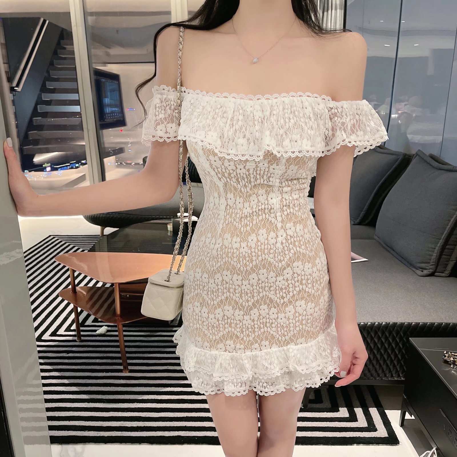 8872一字领蕾丝荷叶边层层蛋糕抹胸连衣裙短裙