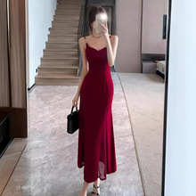 法式感红色吊带连衣裙女夏季御姐风气质性感包臀裙修身长裙子