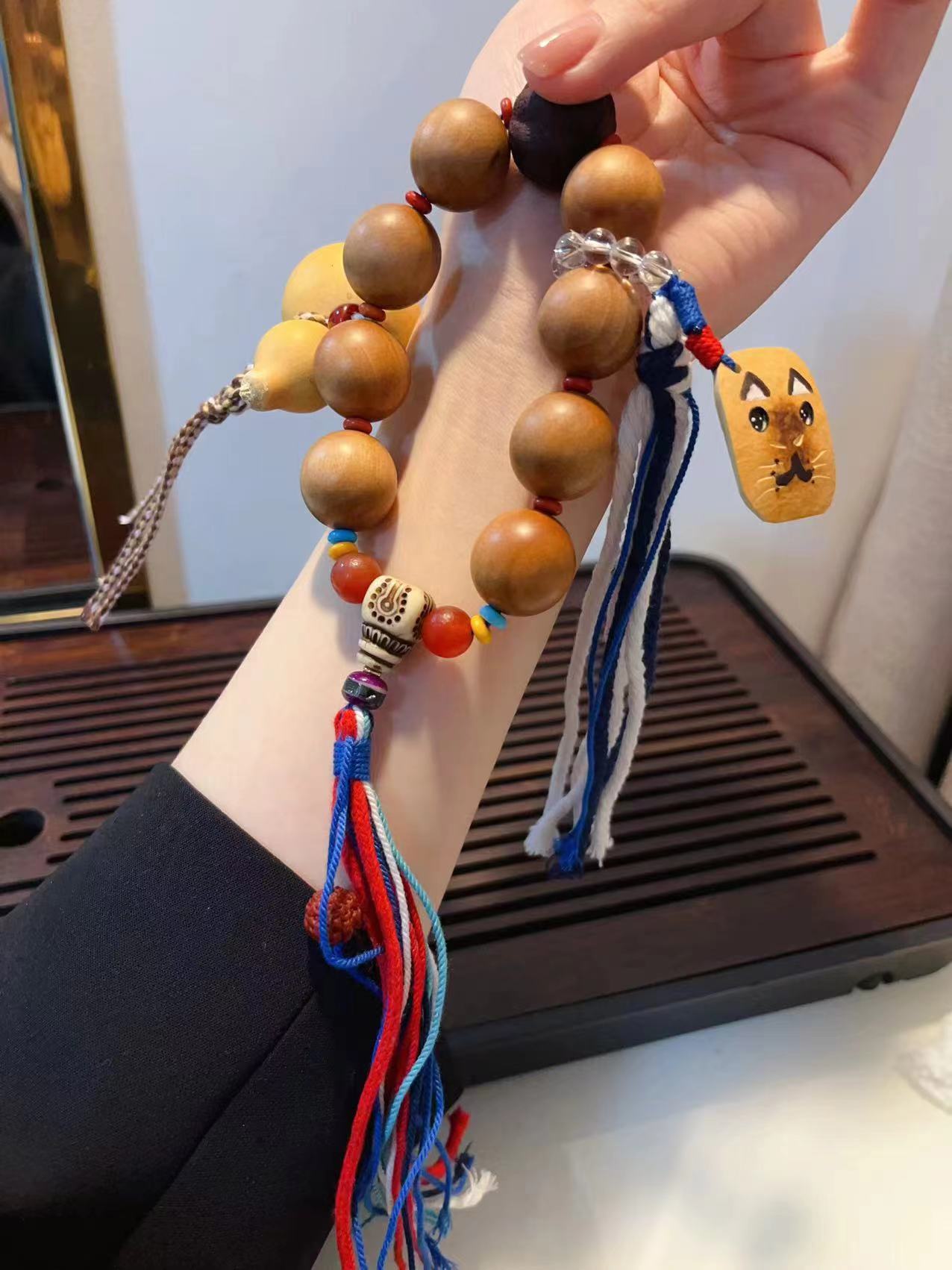 新款设计文玩老山檀手持 搭配葫芦猫咪牌 坨骨三通等藏式棉绳流苏