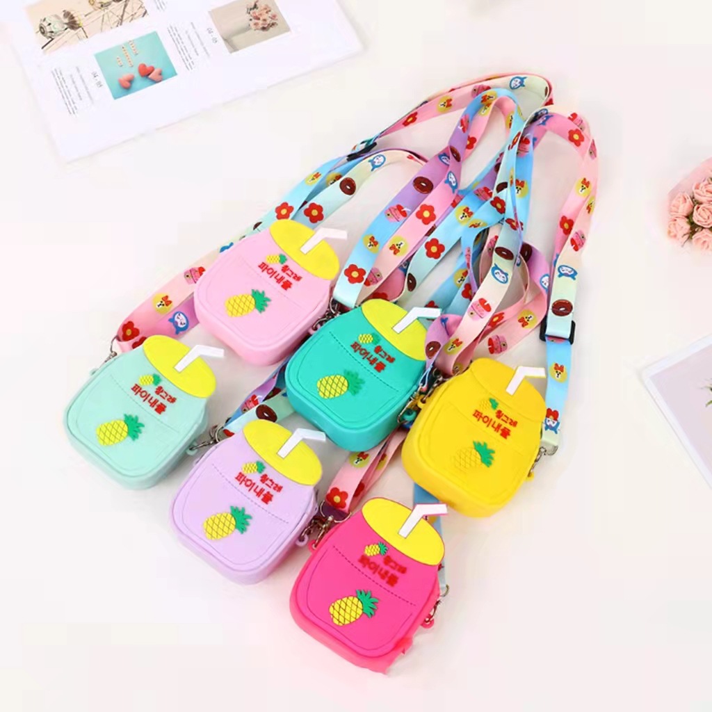 INS Popular Korean Style Silicone Cartoon Cute Yakult Summer Wear and Play Fashion Kindergarten Gifts Messenger Bag