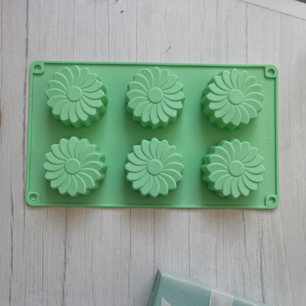 Silicone 6-Piece SUNFLOWER Soap Silicone Cake Mold Jelly Pudding Soap Cake Mold Baking Tool