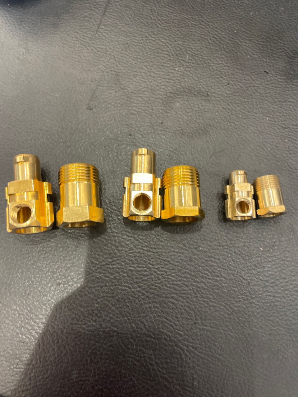 电焊机快插接头,电焊机铜接头,电焊机快速接头,电焊机铜配件